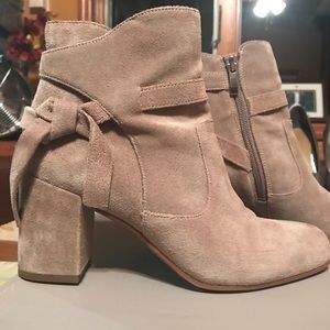 💚Franco Sarto Pamela Bootie Tan/Gray Suede Size 7